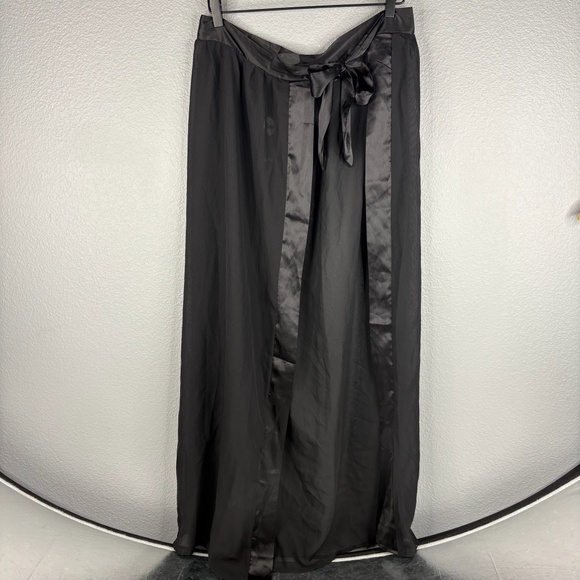 NWT Boohoo Essentials Satin Tie Beach Sarong Black - Picture 1 of 11